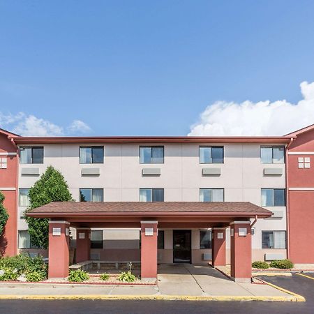 Hotel Super 8 By Wyndham St. Charles Saint Charles Zewnętrze zdjęcie