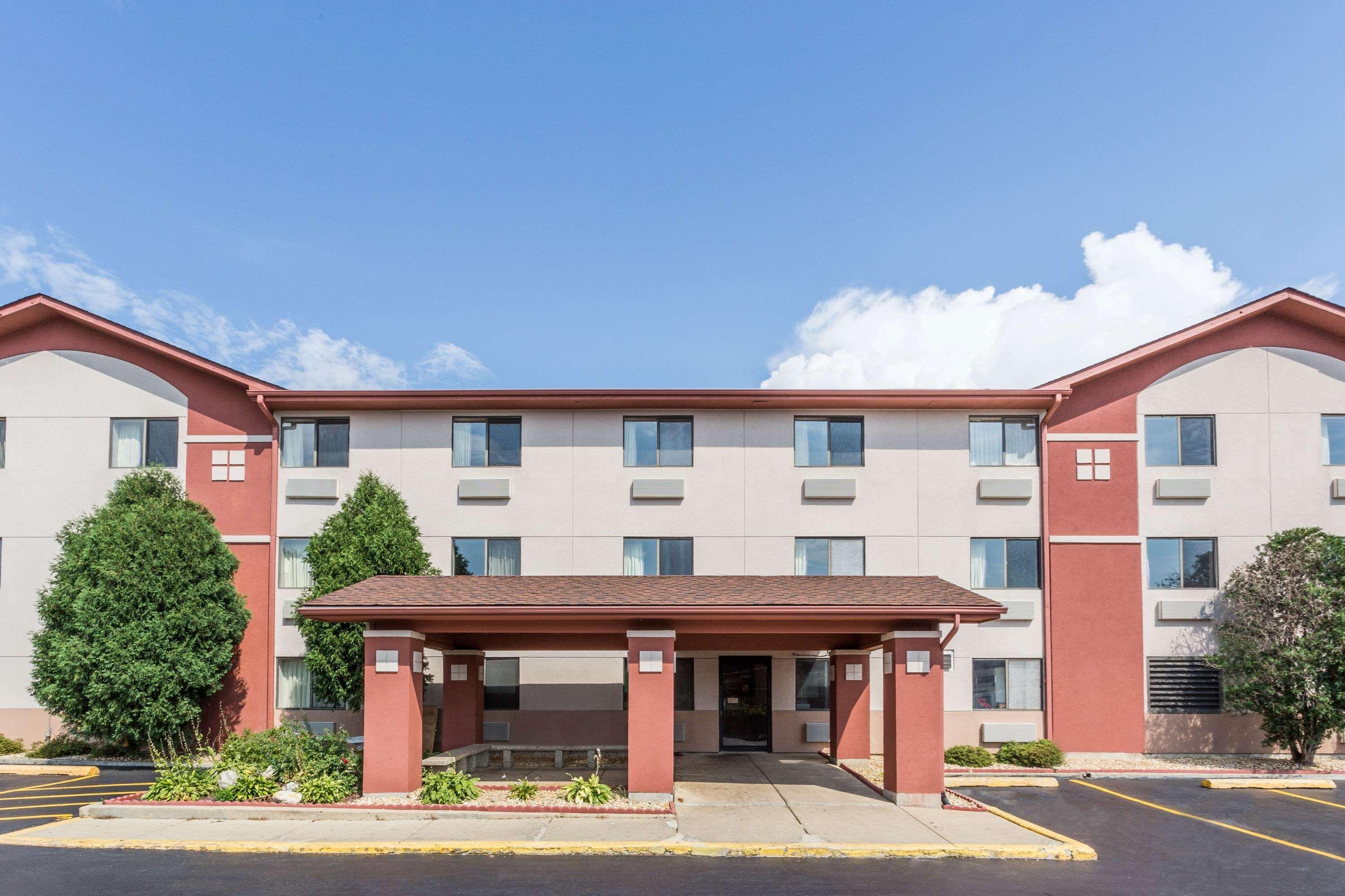 Hotel Super 8 By Wyndham St. Charles Saint Charles Zewnętrze zdjęcie