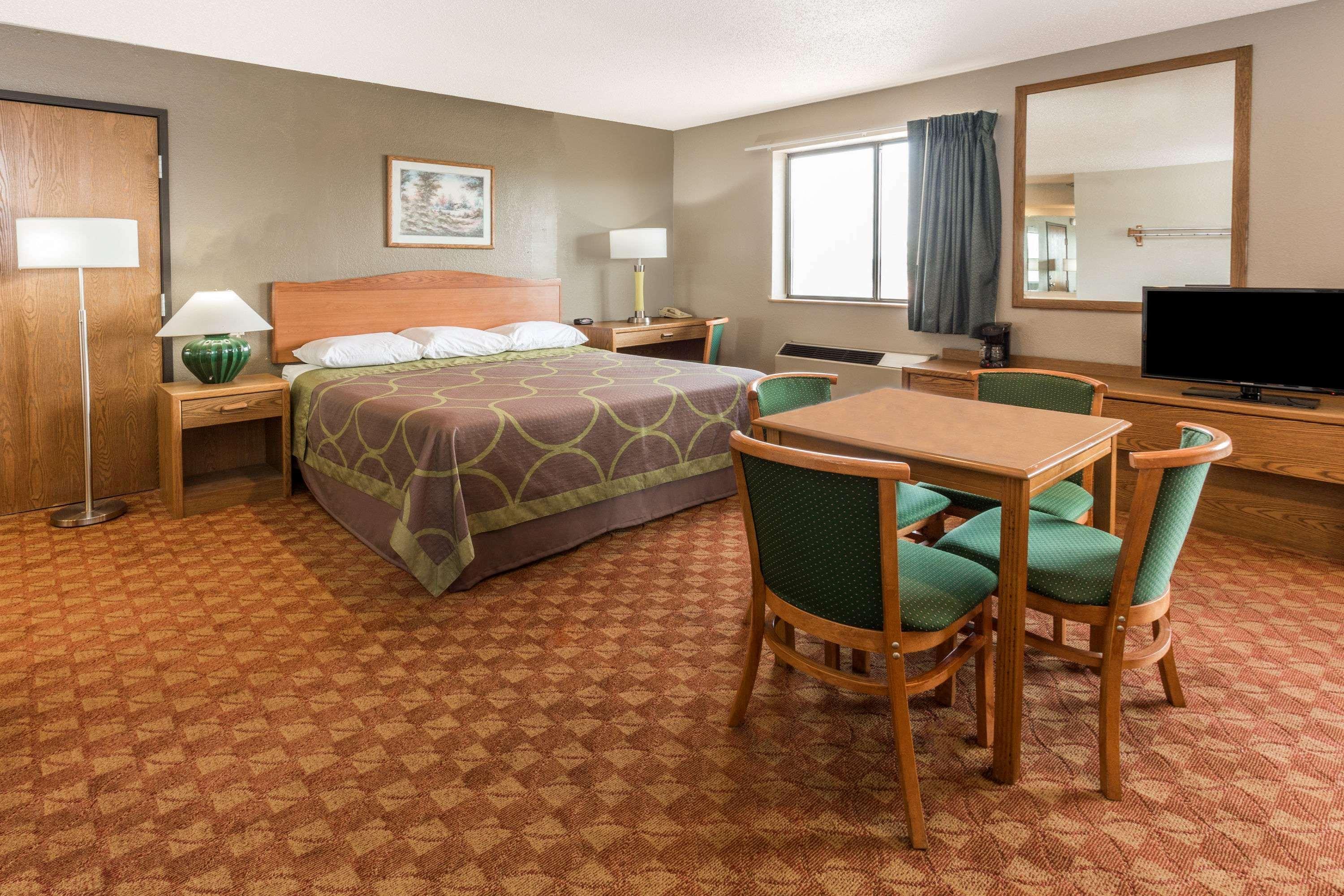 Hotel Super 8 By Wyndham St. Charles Saint Charles Zewnętrze zdjęcie