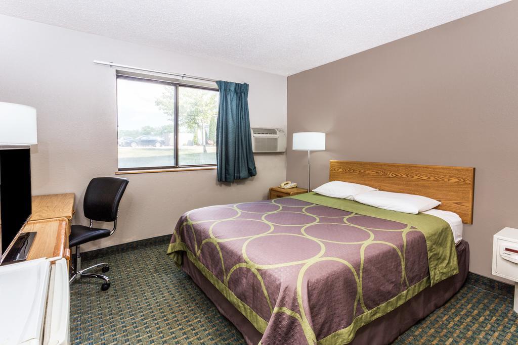 Hotel Super 8 By Wyndham St. Charles Saint Charles Zewnętrze zdjęcie